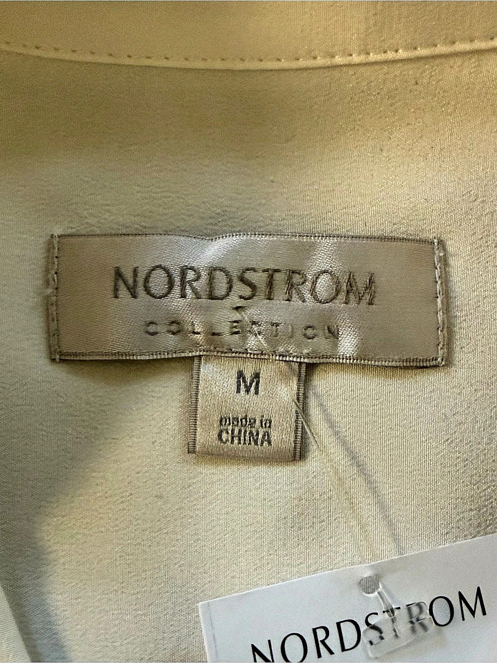 Nordstrom Collection 100% Silk Button Down Shirt in Off White Cream Size Medium - Picture 3 of 6